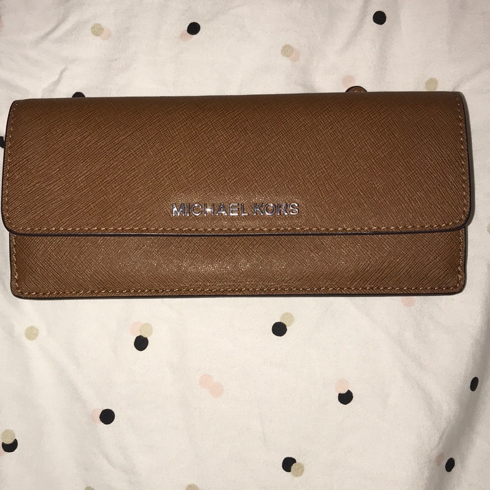Michael Kors wallet ❤️